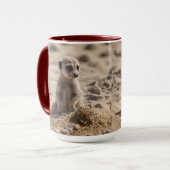 Mug Bébé Meerkat Jouant Dans Le Sable, (Devant gauche)