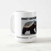 Mug Bébés d'amour de blaireaux de miel avec des (Devant gauche)