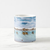 Mug Bécasseaux fonctionnant le long de la plage (Centre)