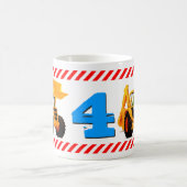 Mug Bêcheur jaune du 4ème anniversaire du garçon (Centre)