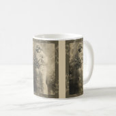 Mug Belle dame victorienne avec des fleurs coupées (Devant droit)