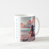 Mug Belle femme méditant sur la plage vierge (Devant droit)
