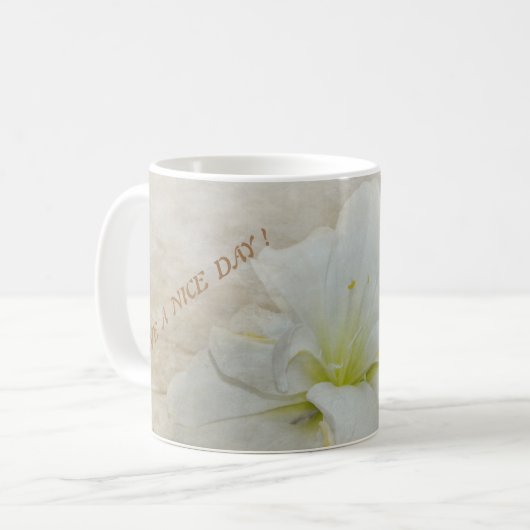 Mug Belle journée avec une fleur blanche (Devant gauche)