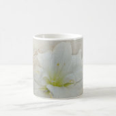 Mug Belle journée avec une fleur blanche (Centre)