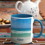 Mug Belle photo de plage Blue Ocean Custom<br><div class="desc">Le magnifique cabanon de plage pour un petit-déjeuner en bord de plage surplombant l'océan dans votre maison de plage. De beaux ciels bleus surplombent de magnifiques vagues verdoyantes en bord de mer et surplombent le sable blanc et doux. J'aime la vie sur l'île. Joli buvette personnalisée pour une escapade de...</div>