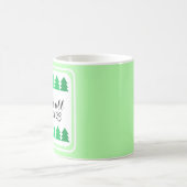 Mug Belles rangées d'arbres de Noël verts Joie Année p (Centre)