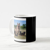 Mug Berger Allemand Personnalisable avec des Chiots Ad (Devant gauche)