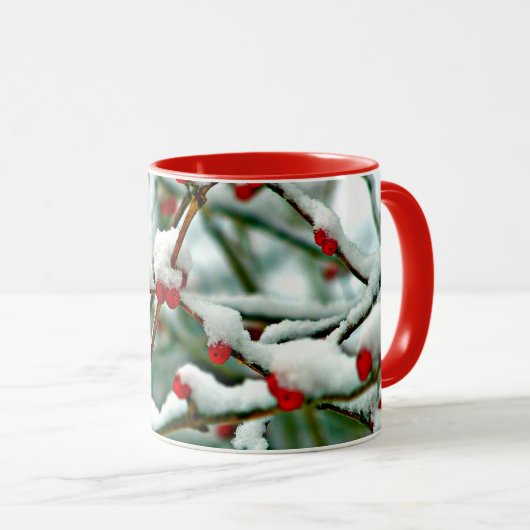 Mug Berries rouges dans la neige 2025 (Devant droit)