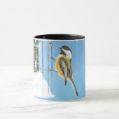 Mug Bickadee sur la peinture d'alimentation - Oiseaux  (Centre)