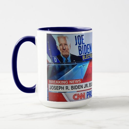 MUG BIDEN/HARRIS WIN — CNN APPELLE LA COURSE (Gauche)