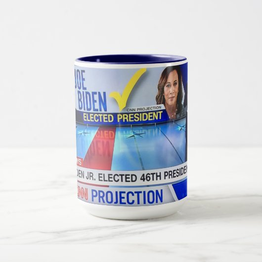 MUG BIDEN/HARRIS WIN — CNN APPELLE LA COURSE (Centre)