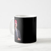 Mug Biden Porte Un Casquette Trump 2024 (Devant gauche)