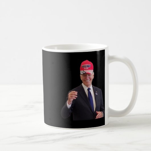 Mug Biden Porte Un Casquette Trump 2024 (Droite)