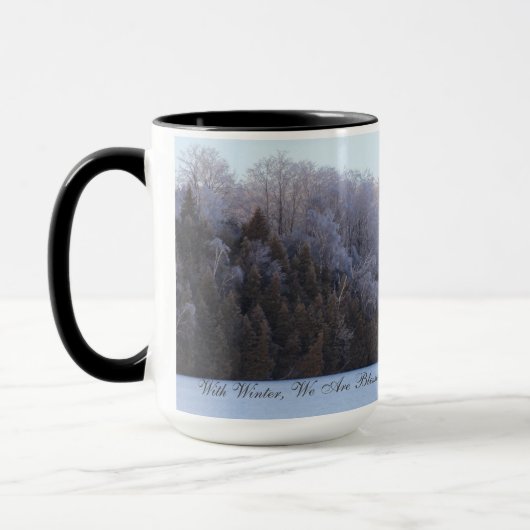 Mug Bienheureux Avec La Poussière Laitière D'Hiver (Gauche)