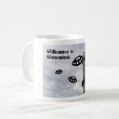 Mug Bienvenue à Warnemünde. Visite extraterrestre (Devant gauche)