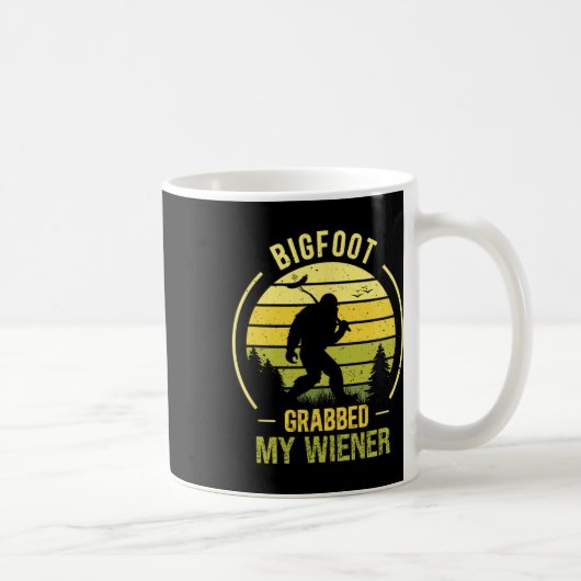 Mug Bigfoot a attrapé mon Wiener Funny Bbq Sasquatch (Droite)