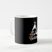 Mug Bigfoot Believe Christmas Shirt (Devant gauche)