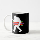 Mug Bigfoot drôle avec skateboard longboard (Gauche)