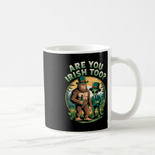 Mug Bigfoot et alien buvant de la bière drôle de St. P