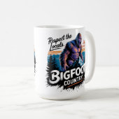 Mug Bigfoot, Parfait pour les amoureux de Sasquatch (Devant droit)