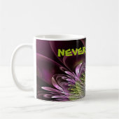 Mug Bijoux en forme de fleur fractale violet-rouge (Gauche)