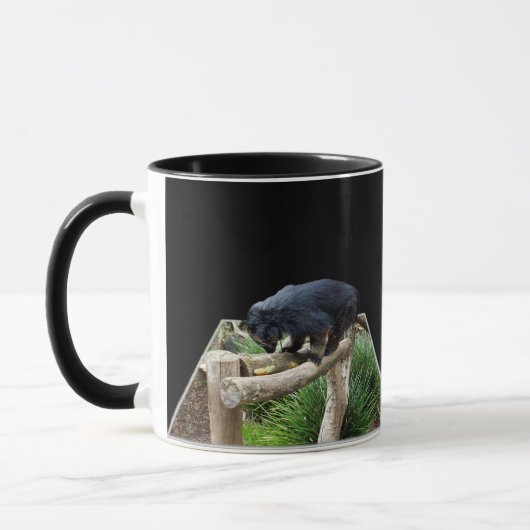 Mug Binturong (Bearcat) Se Trouvant Sur Un Journal, (Gauche)