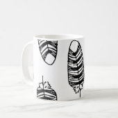 Mug Bird striped feather pattern. Seamless pattern of (Devant gauche)