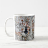 Mug Black Cat Sitting Outdoors (Gauche)