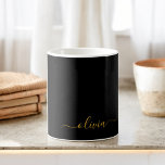 Mug Black Gold Girl Script Monogramme Nom Moderne<br><div class="desc">Monogramme Or et Noir Nom Coupe ou Mug de café ou de café. Cela rend le cadeau parfait pour 16 ans,  mariage,  douche nuptiale,  anniversaire,  baby shower ou bachelorette pour quelqu'un qui aime le luxe glam et les styles chic.</div>