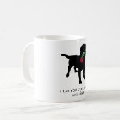 Mug Black Lab Valentine Chien tenant Red Rose (Devant gauche)