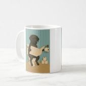 Mug Black Labrador Lecture journal sur Toilet (Devant gauche)