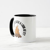 Mug Blague de rivalité chauffée au feu de camp de la c (Devant gauche)