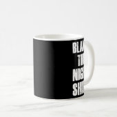 Mug Blâmer La Nuit Shift Infirmière Appréciation Motiv (Devant droit)