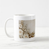 Mug Blanc à Motif Floral Texturé Beige et Crème (Gauche)
