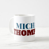 mug blanc avec nom de la police de serif bleu roug (Devant gauche)