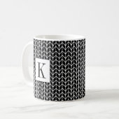 Mug blanc en tricot noir + Initiale (Devant gauche)