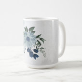 Mug blanc romantique poussiéreux & fleurs bleues marin (Devant droit)