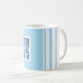 Mug Bleu-clair avec des myosotis des marais (Devant droit)