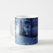 Mug Bleu Moonlit Forêt magique Scène d'hiver (Devant gauche)