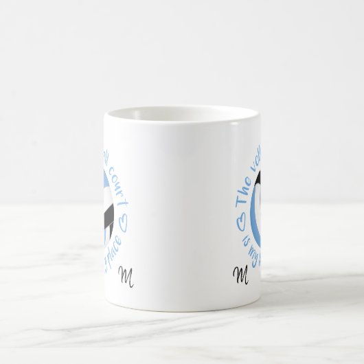 Mug bleu noir Le terrain de volley est mon endroit heu (Centre)