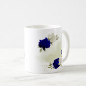 Mug bleu royal blanc fleuri (Devant droit)