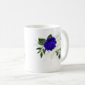 Mug bleu royal et fleurs blanches verdure (Devant droit)