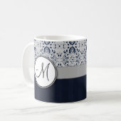 Mug Bleu sur les rayures et le monogramme argentés de (Devant gauche)