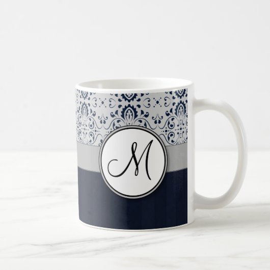 Mug Bleu sur les rayures et le monogramme argentés de (Droite)