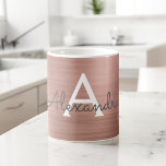 Mug Blush Pink - Rose Gold Metallic Monogram Nom<br><div class="desc">Blush Pink - Rose Gold Faux Metallic Acier Inoxydable Nom du monogramme et première tasse de café ou de thé. La tasse à café fait le cadeau parfait Noël ou Sweet 16, 18e, 30e, 40e, 50e, 60e anniversaire pour quelqu'un qui aime l'or rose moderne et élégant.</div>