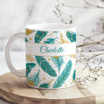 Mug Boho Turquoise et or Feathers Nom du script<br><div class="desc">Élevez vos moments de café avec le Boho Turquoise and Gold Feathers Script Name Coffee Mug, un mélange personnalisé d'élégance bohème et de style apaisant. Cette tasse présente des plumes turquoises gracieuses, agrémentées de détails d'inspiration or, associées à votre nom de script personnalisé pour une touche d'individualité et de charme....</div>