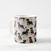 Mug Bones de chien et pattes de caféine Rottweiler (Devant gauche)