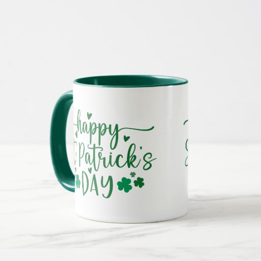 Mug Bonne St Patrick's Day Shamrocks et coeurs verts (Devant gauche)