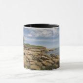 Mug Bord de la mer rocheux avec le déplacement de (Centre)
