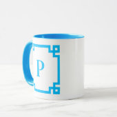Mug Bordure de clé grecque bleu ciel avec monogramme (Devant gauche)